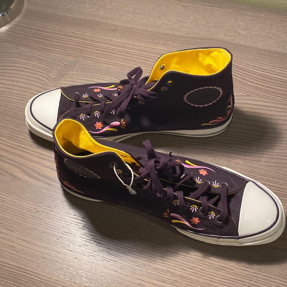 Brand New Dia De Los Muertos. Converse Chuck Taylor Allstars